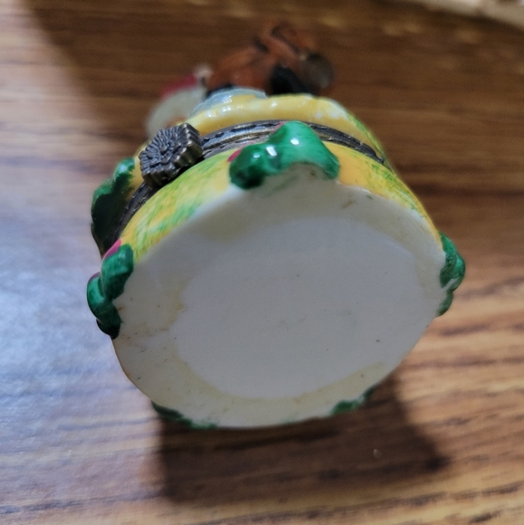 Horse and Rider Trinket Pill Box Small Round Base Vintage Ring Box - Picture 6 of 10